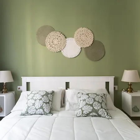 Via Conca D'oro Adiacente Fermata Della Metro B