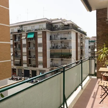 Via Conca D'oro Adiacente Fermata Della Metro B شقة